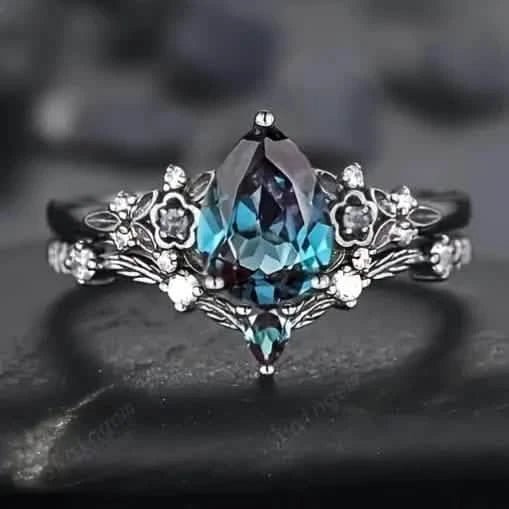 2 - Piece Set: Gothic Black & Golden Engagement Ring Set with Pear - Shaped Cubic Zirconia - thewrightstore