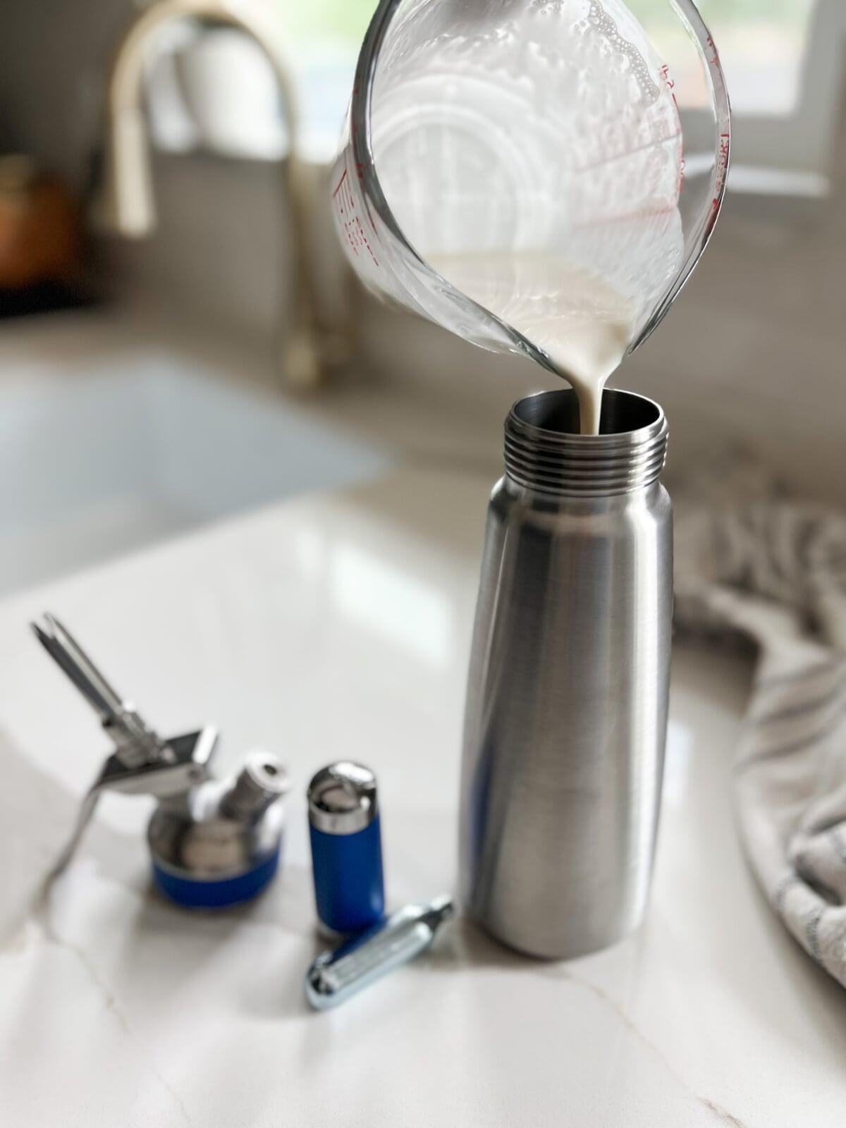 Frieling 0.5L Cream Whipper and 10 - pack Charger Set - thewrightstore