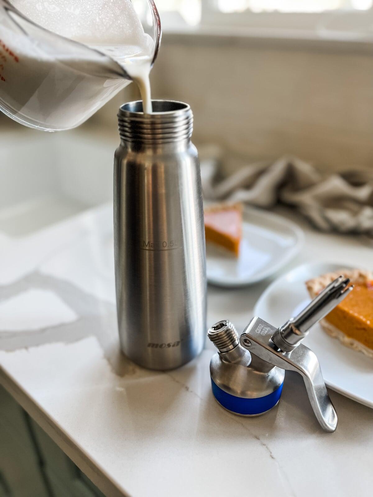 Frieling 0.5L Cream Whipper and 10 - pack Charger Set - thewrightstore