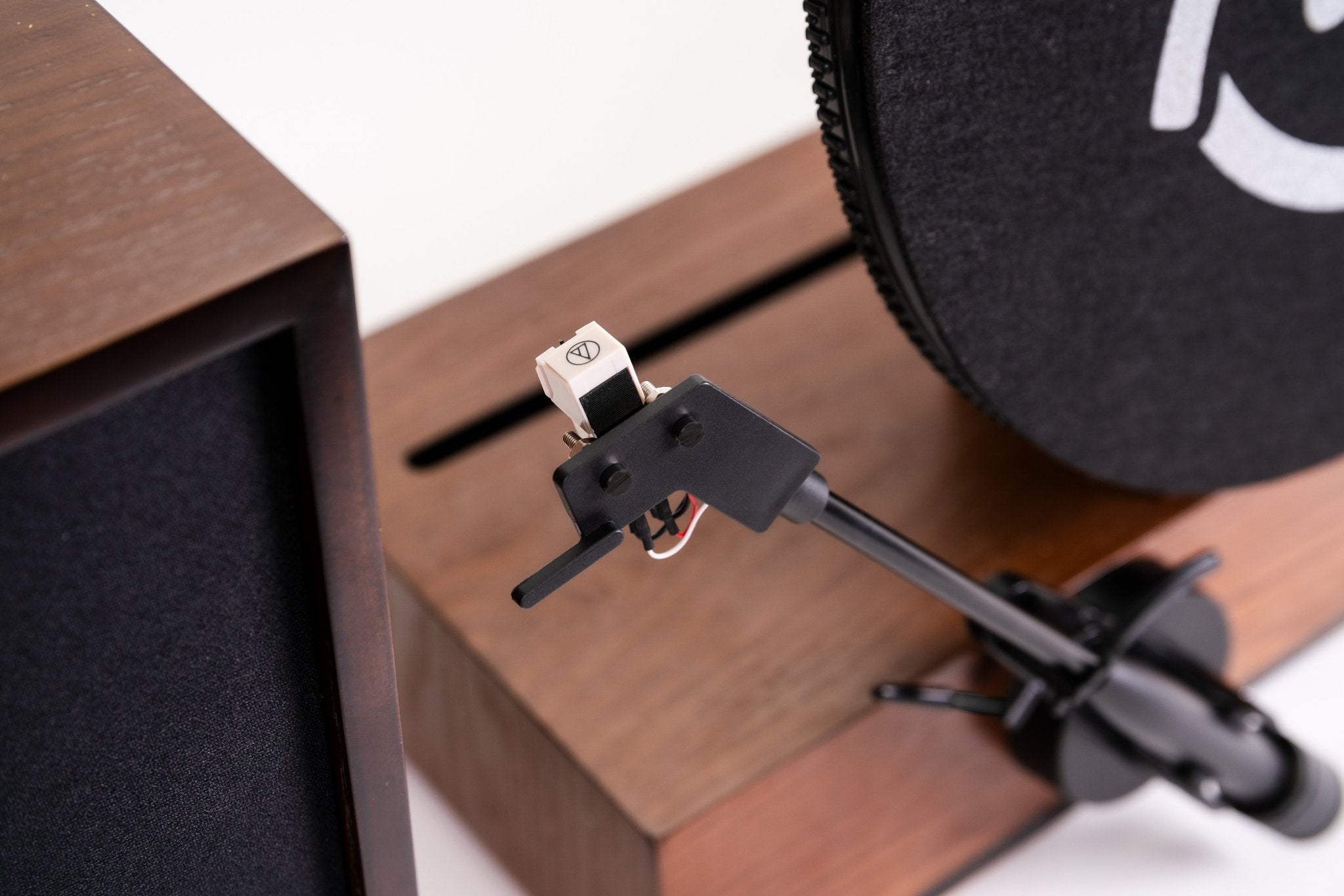 Fuse Audio GLD Vertical Vinyl Record Player - thewrightstore