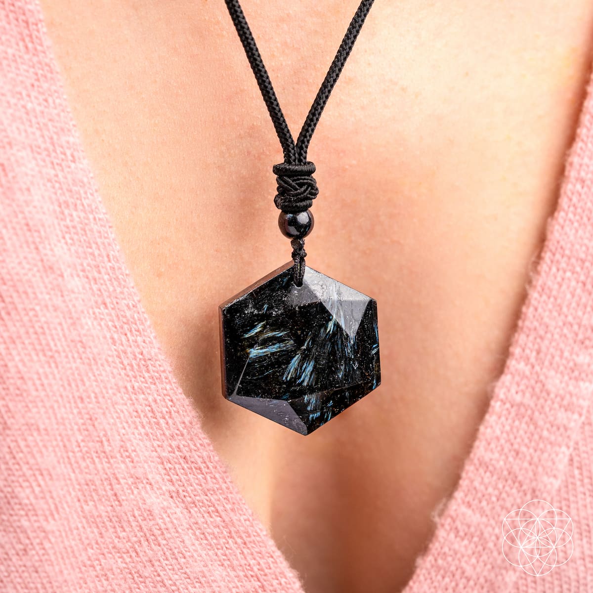 The Arfvedsonite Deep Healing Pendant - thewrightstore
