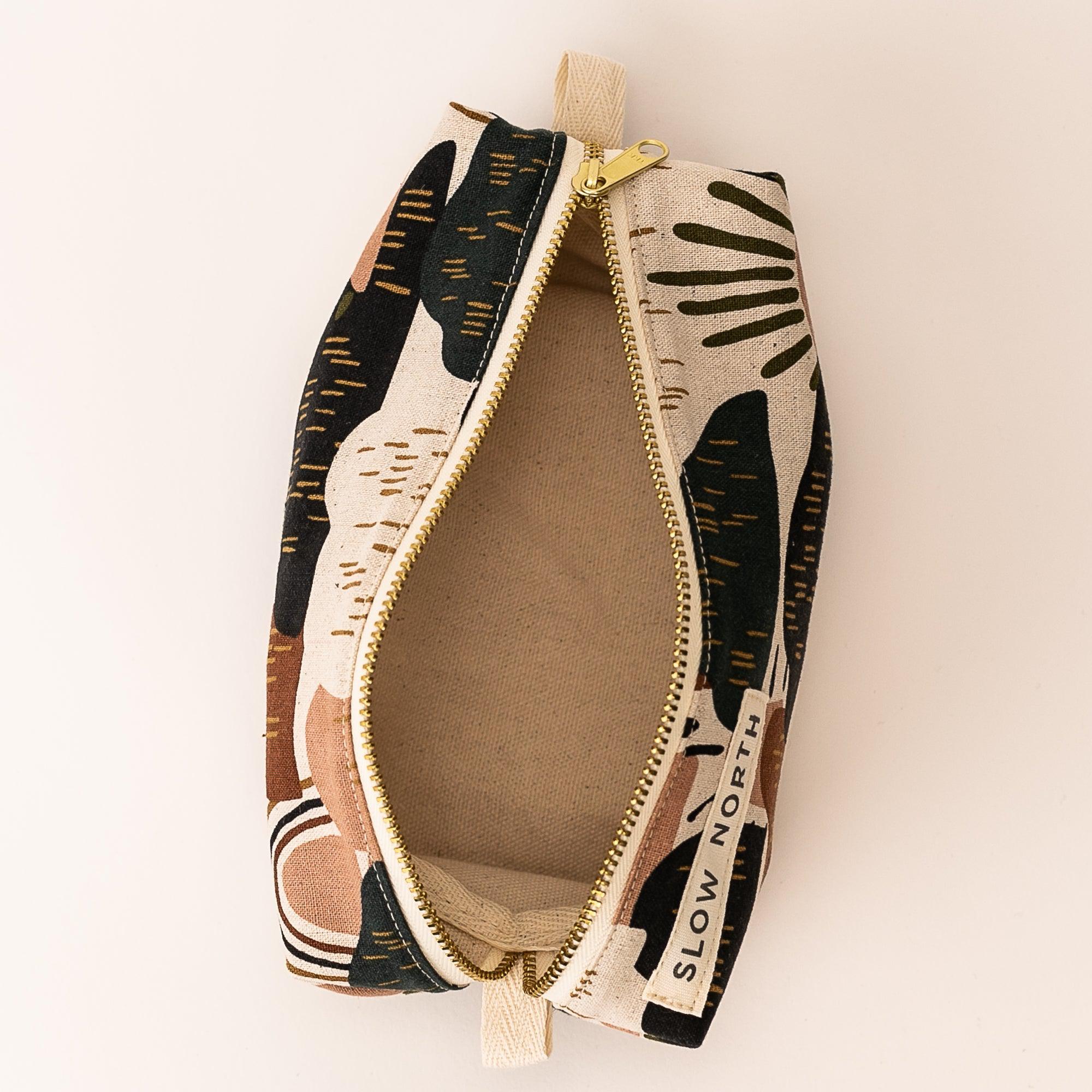 Travel Pouch - Rainbow Hil - thewrightstore